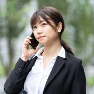 女大学（左）